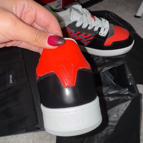 Versace Greca Monogram Sneaker! - Picture 4 of 6